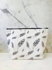 Toilet bag feathers