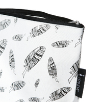 Toilet bag feathers